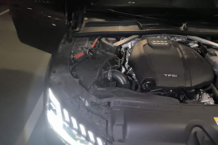 Used Audi A4L 2022 40 TFSI Luxury Dynamic Model Engine Bay Right