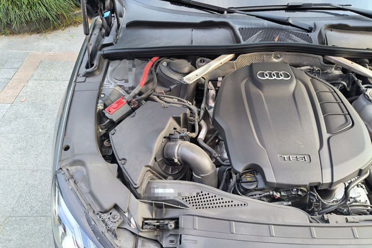 Used Audi A4L 2022 40 TFSI Luxury Dynamic Model Engine Bay Right