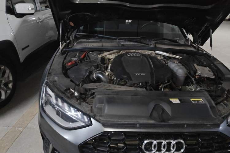 Used Audi A4L 2022 40 TFSI Luxury Dynamic Model Engine Bay Right