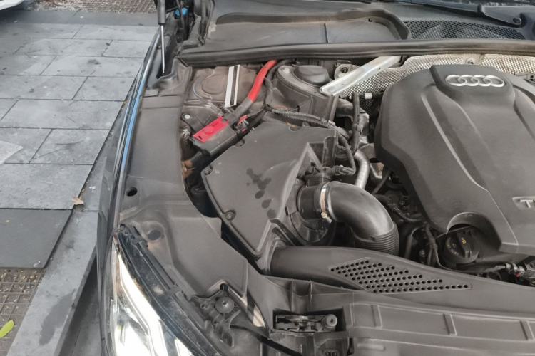 Used Audi A4L 2022 40 TFSI Luxury Dynamic Model Engine Bay Right