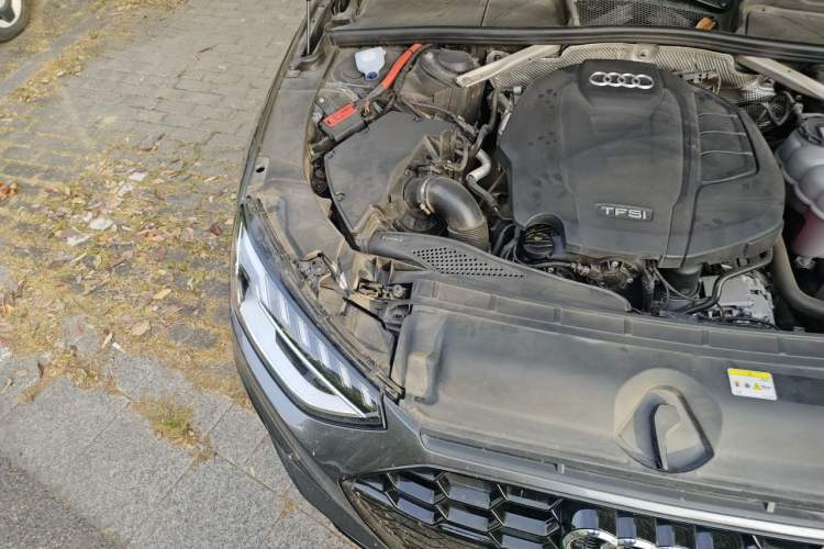 Used Audi A4L 2022 40 TFSI Luxury Dynamic Model Engine Bay Right
