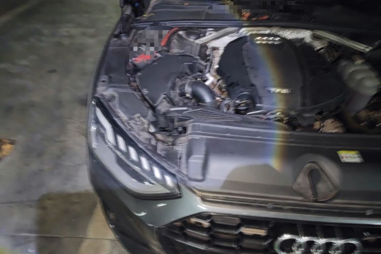 Used Audi A4L 2022 40 TFSI Luxury Dynamic Model Engine Bay Right
