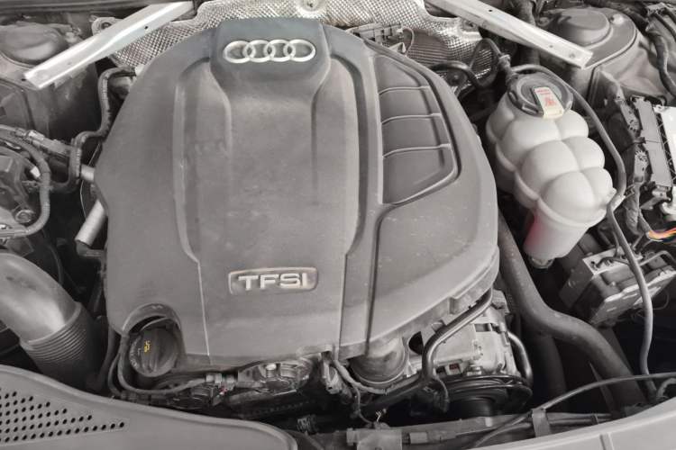 Used Audi A4L 2022 40 TFSI Luxury Dynamic Model Engine Bay