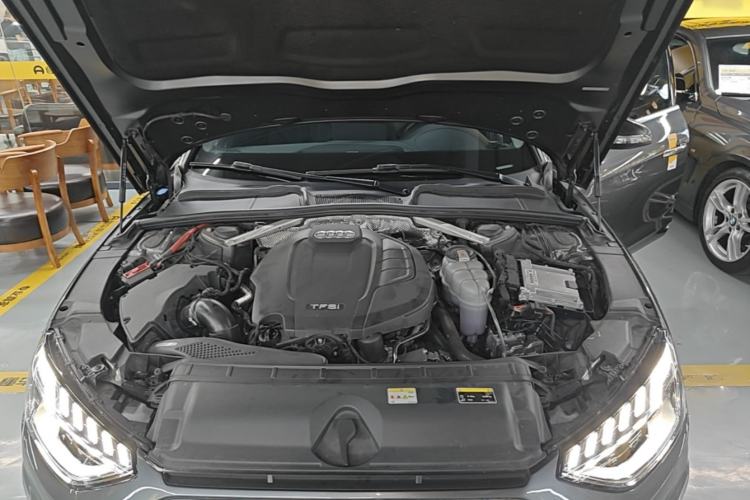 Used Audi A4L 2022 40 TFSI Fashion Dynamic Model Engine Bay
