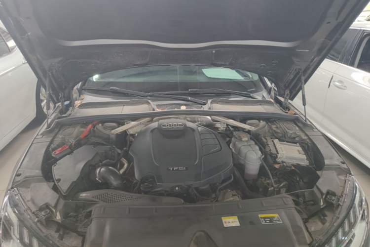 Used Audi A4L 2022 40 TFSI Luxury Dynamic Model Engine Bay