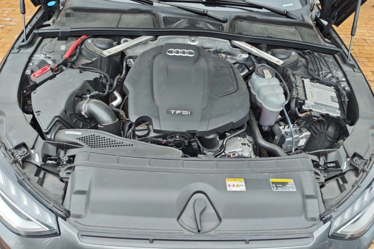 Used Audi A4L 2022 40 TFSI Fashion Dynamic Model Engine Bay
