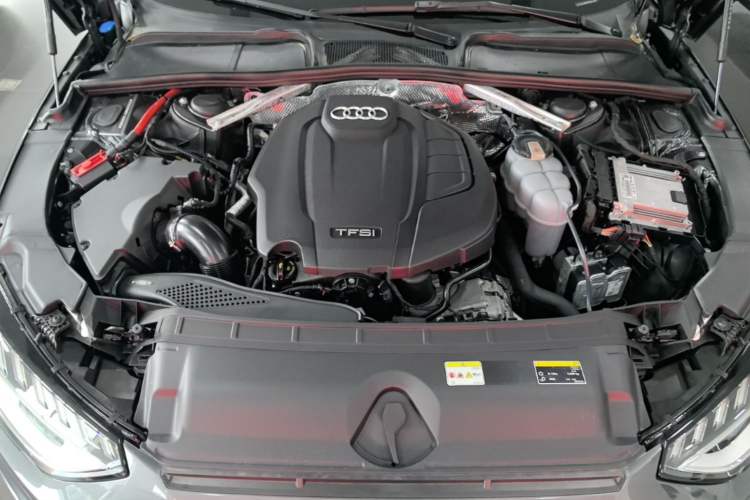 Used Audi A4L 2022 40 TFSI Fashion Dynamic Model Engine Bay