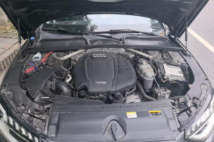 Used Audi A4L 2022 40 TFSI Fashion Dynamic Model Engine Bay