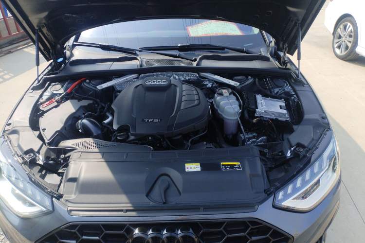 Used Audi A4L 2022 40 TFSI Luxury Dynamic Model Engine Bay