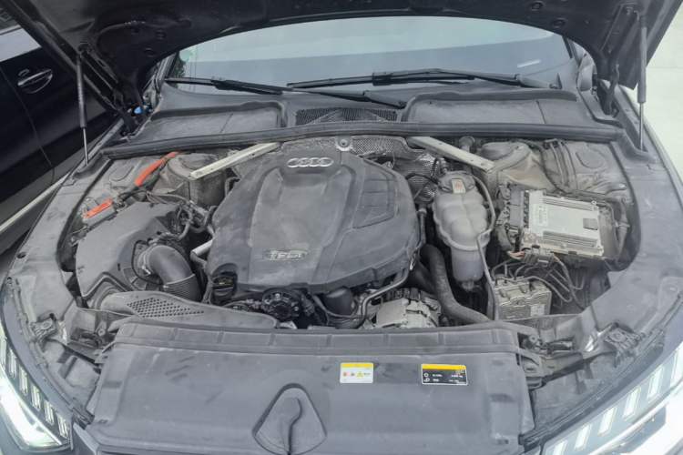 Used Audi A4L 2022 40 TFSI Luxury Dynamic Model Engine Bay
