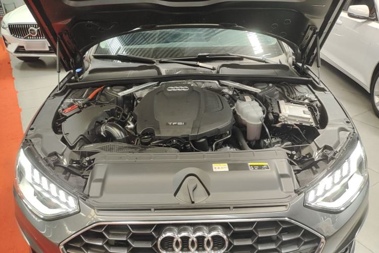 Used Audi A4L 2022 40 TFSI Fashion Dynamic Model Engine Bay