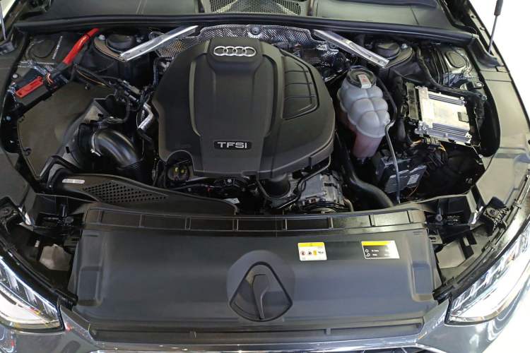 Used Audi A4L 2022 40 TFSI Fashion Dynamic Model Engine Bay