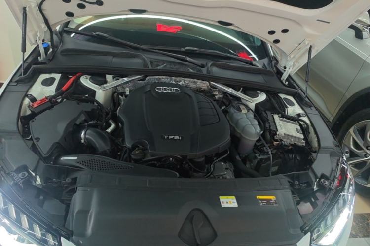 Used Audi A4L 2022 40 TFSI Fashion Dynamic Model Engine Bay
