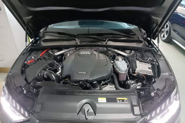 Used Audi A4L 2022 40 TFSI Luxury Dynamic Model Engine Bay