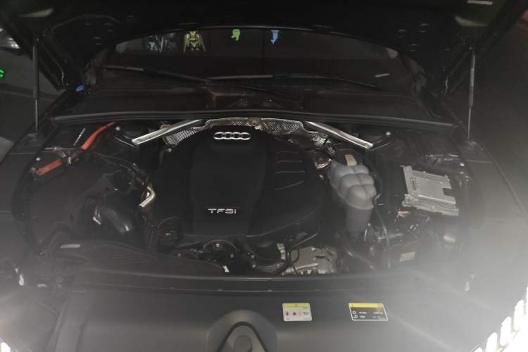 Used Audi A4L 2022 40 TFSI Luxury Dynamic Model Engine Bay
