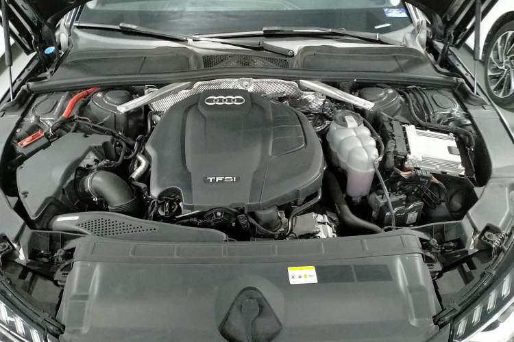 Used Audi A4L 2022 40 TFSI Luxury Dynamic Model Engine Bay