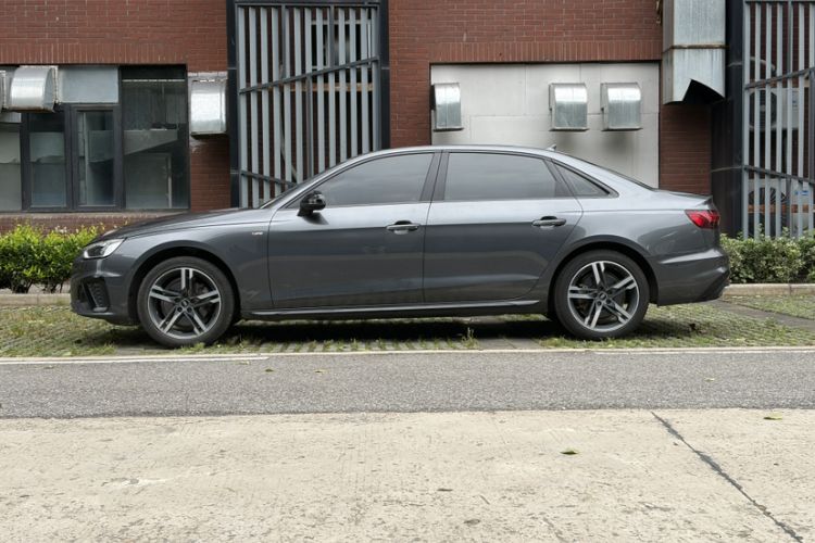 Used Audi A4L 2022 40 TFSI Luxury Dynamic Model Exterior 2