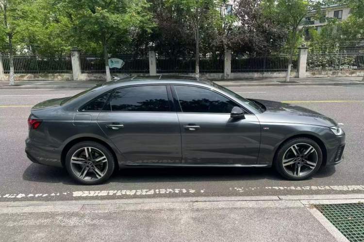 Used Audi A4L 2022 40 TFSI Luxury Dynamic Model Exterior 3