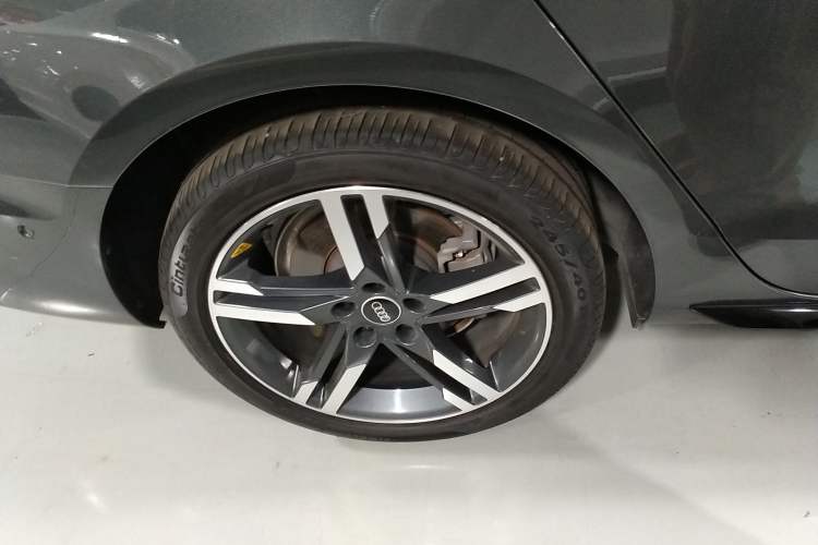 Used Audi A4L 2022 40 TFSI Luxury Dynamic Model Exterior 4