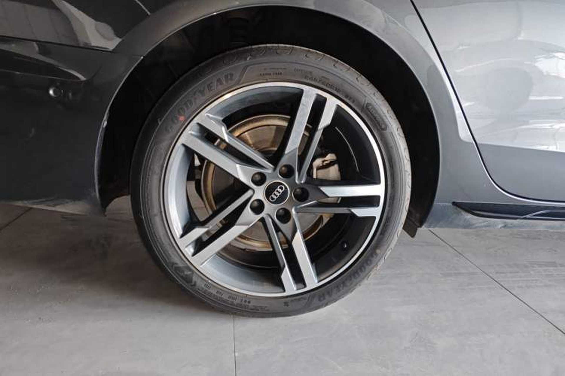 Used Audi A4L 2022 40 TFSI Luxury Dynamic Model Exterior 8