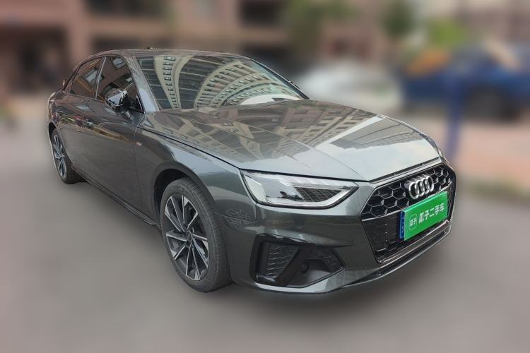 Used Audi A4L 2022 40 TFSI Luxury Dynamic Model Front Right 45 Deg