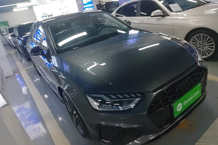 Used Audi A4L 2022 40 TFSI Luxury Dynamic Model Front Right 45 Deg