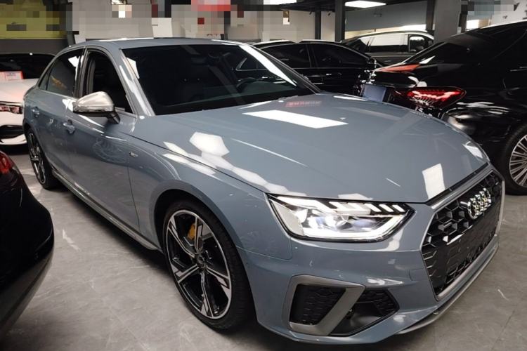 Used Audi A4L 2022 40 TFSI quattro RS Performance Package Front Right 45 Deg