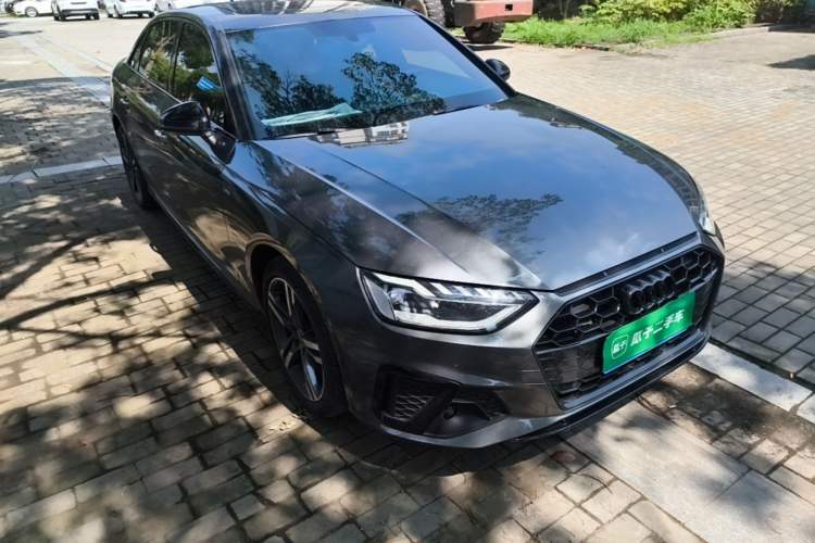 Used Audi A4L 2022 40 TFSI Luxury Dynamic Model Front Right 45 Deg