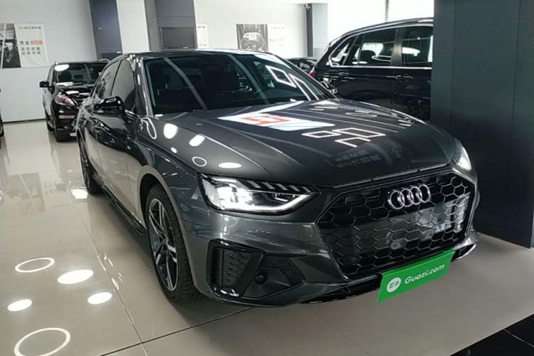 Used Audi A4L 2022 40 TFSI Luxury Dynamic Model Front Right 45 Deg