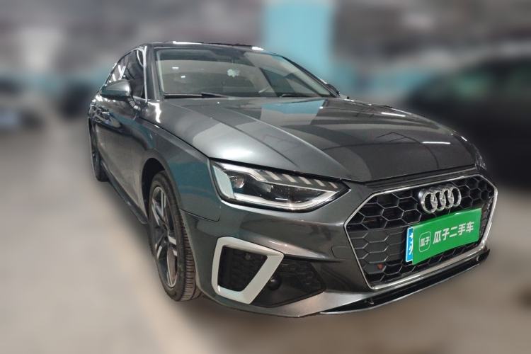 Used Audi A4L 2022 40 TFSI Luxury Dynamic Model Front Right 45 Deg