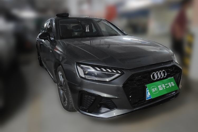 Used Audi A4L 2022 40 TFSI Luxury Dynamic Model Front Right 45 Deg