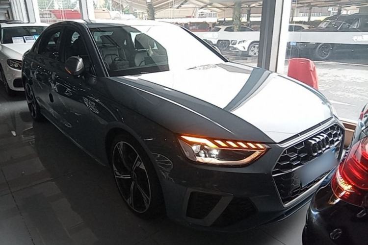 Used Audi A4L 2022 40 TFSI quattro RS Performance Package Front Right 45 Deg