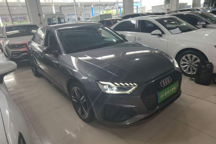 Used Audi A4L 2022 40 TFSI Luxury Dynamic Model Front Right 45 Deg