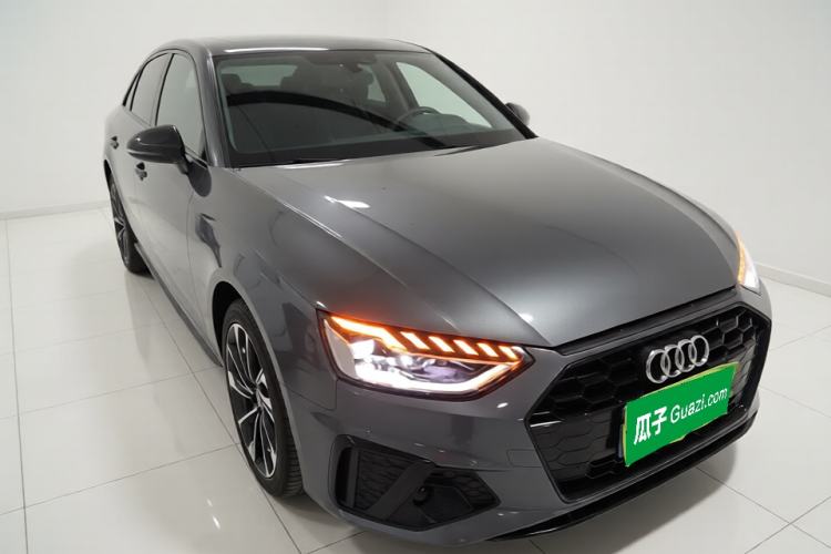 Used Audi A4L 2022 40 TFSI Luxury Dynamic Model Front Right 45 Deg
