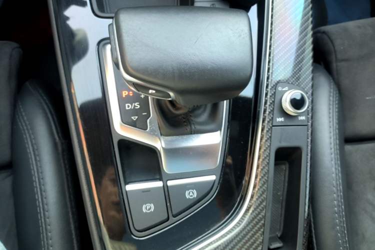 Used Audi A4L 2022 45 TFSI quattro Prestige Dynamic Edition Gear Lever