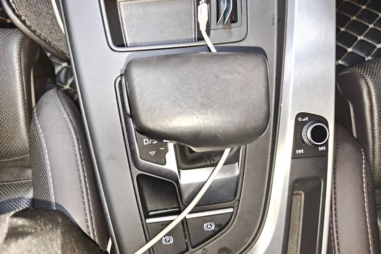 Used Audi A4L 2022 40 TFSI Fashion Dynamic Model Gear Lever