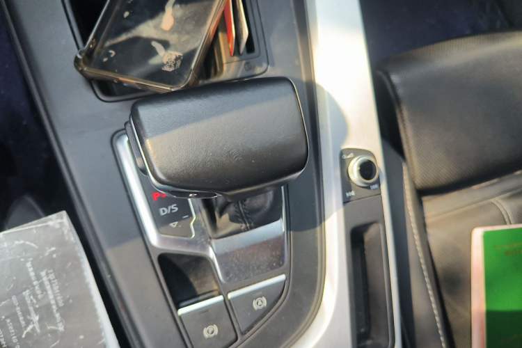 Used Audi A4L 2022 40 TFSI Fashion Dynamic Model Gear Lever