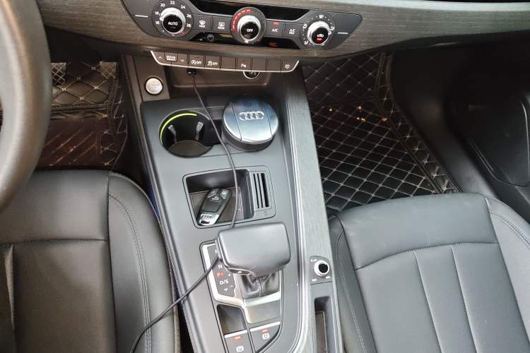 Used Audi A4L 2022 40 TFSI Stylish and Elegant Edition Gear Lever