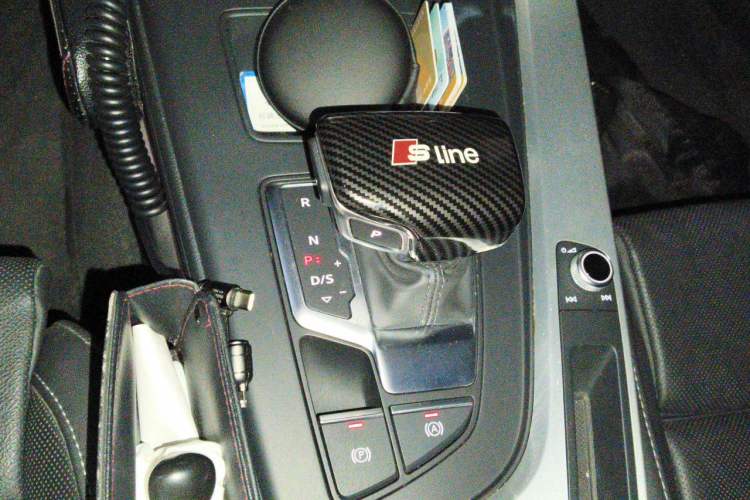 Used Audi A4L 2022 40 TFSI Fashion Dynamic Model Gear Lever