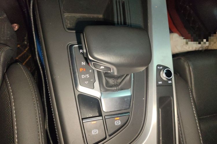Used Audi A4L 2022 40 TFSI Luxury Dynamic Model Gear Lever