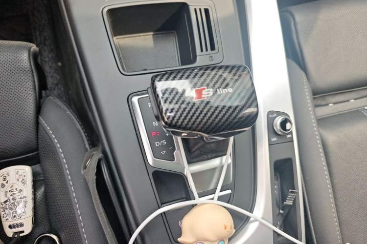 Used Audi A4L 2022 40 TFSI Fashion Dynamic Model Gear Lever