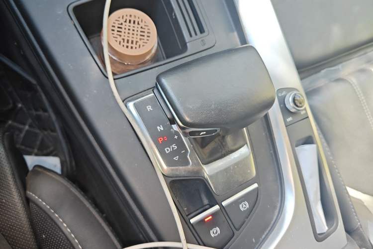 Used Audi A4L 2022 40 TFSI Fashion Dynamic Model Gear Lever