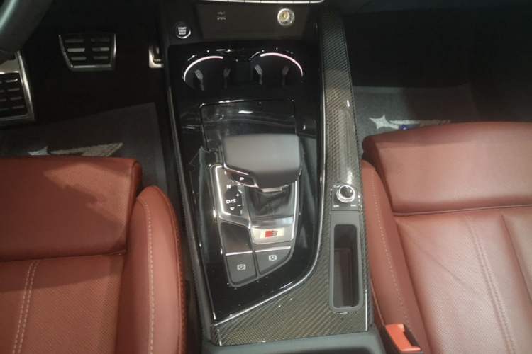 Used Audi A4L 2022 40 TFSI Luxury Dynamic Model Gear Lever