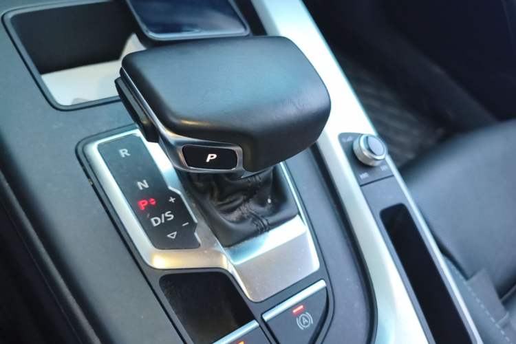 Used Audi A4L 2022 40 TFSI Fashion Dynamic Model Gear Lever