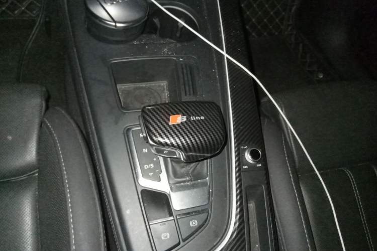 Used Audi A4L 2022 40 TFSI Fashion Dynamic Model Gear Lever