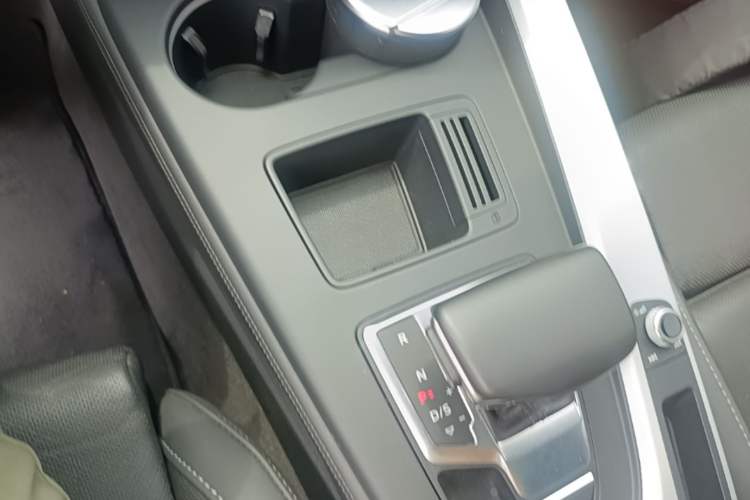 Used Audi A4L 2022 40 TFSI Luxury Dynamic Model Gear Lever