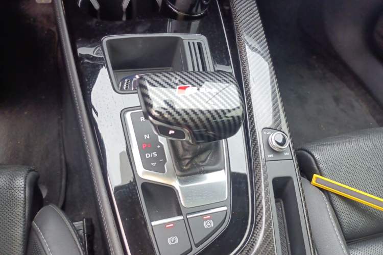 Used Audi A4L 2022 40 TFSI Fashion Dynamic Model Gear Lever