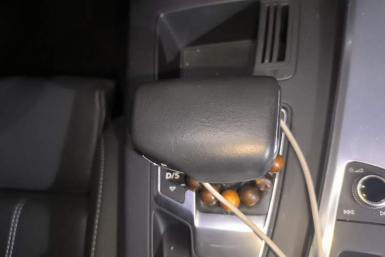 Used Audi A4L 2022 40 TFSI Luxury Dynamic Model Gear Lever