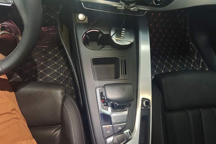 Used Audi A4L 2022 40 TFSI Fashion Dynamic Model Gear Lever