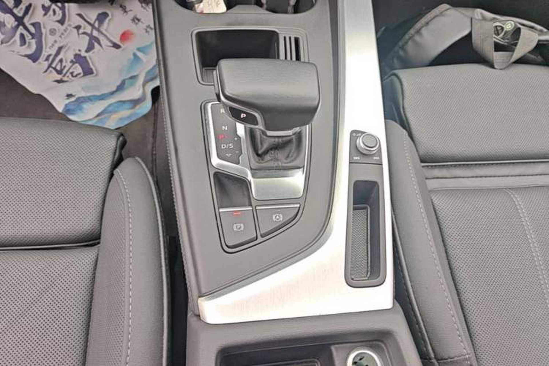 Used Audi A4L 2022 40 TFSI Luxury Dynamic Model Gear Lever